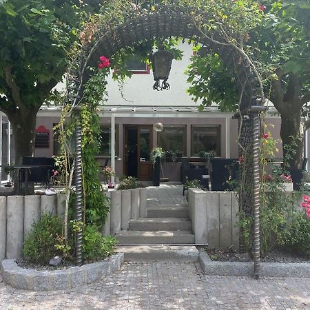 Hotel Lowen Tengen Kültér fotó