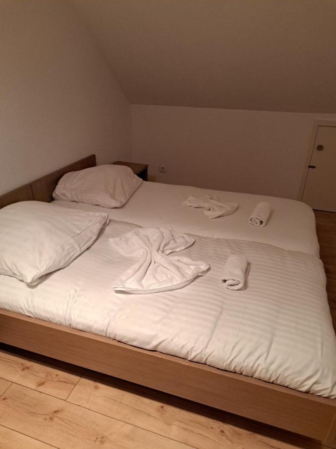 Hotel Lowen Tengen Kültér fotó